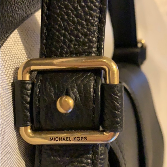 Michael Kors Satchel purse in excellent condition - Picture 4 of 7